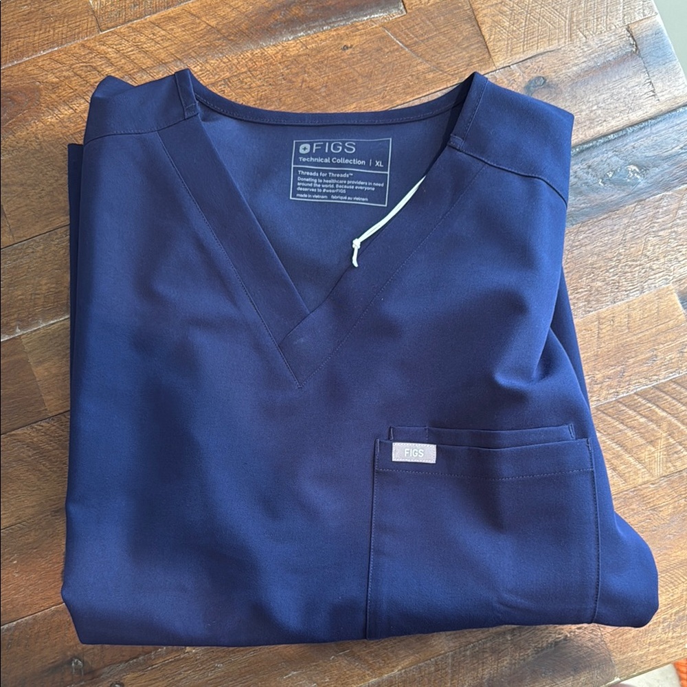 Men’s Figs Blue V-Neck Durable scrub top XL